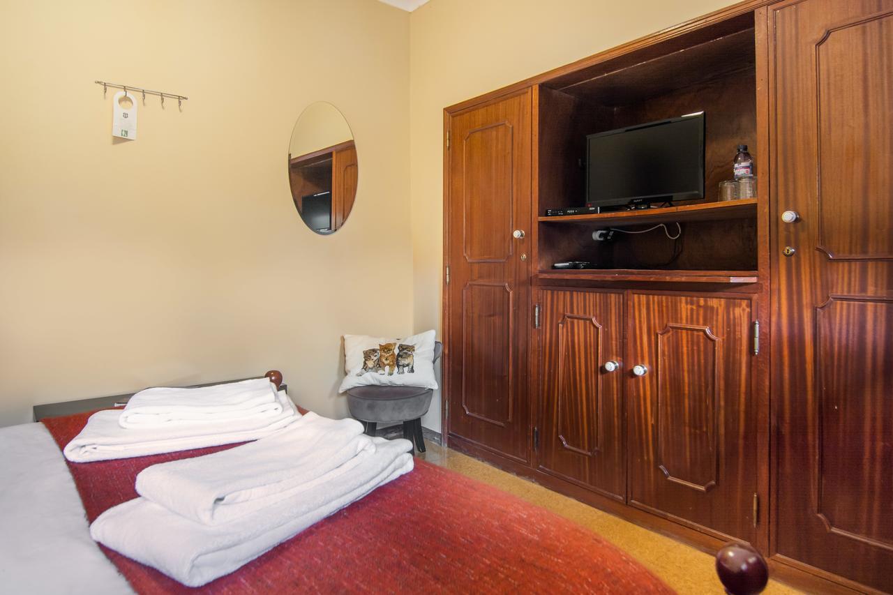 Quarto Duplo com Casa de Banho Exterior