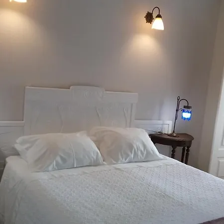 Acucena Vintage Bed & Breakfast-3